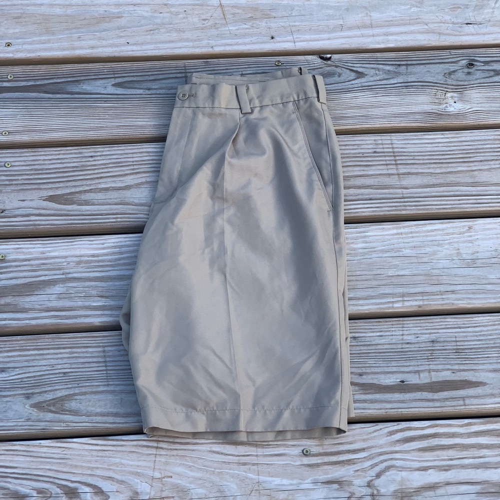 Nike Golf Khaki Shorts 32 Excellent Condition